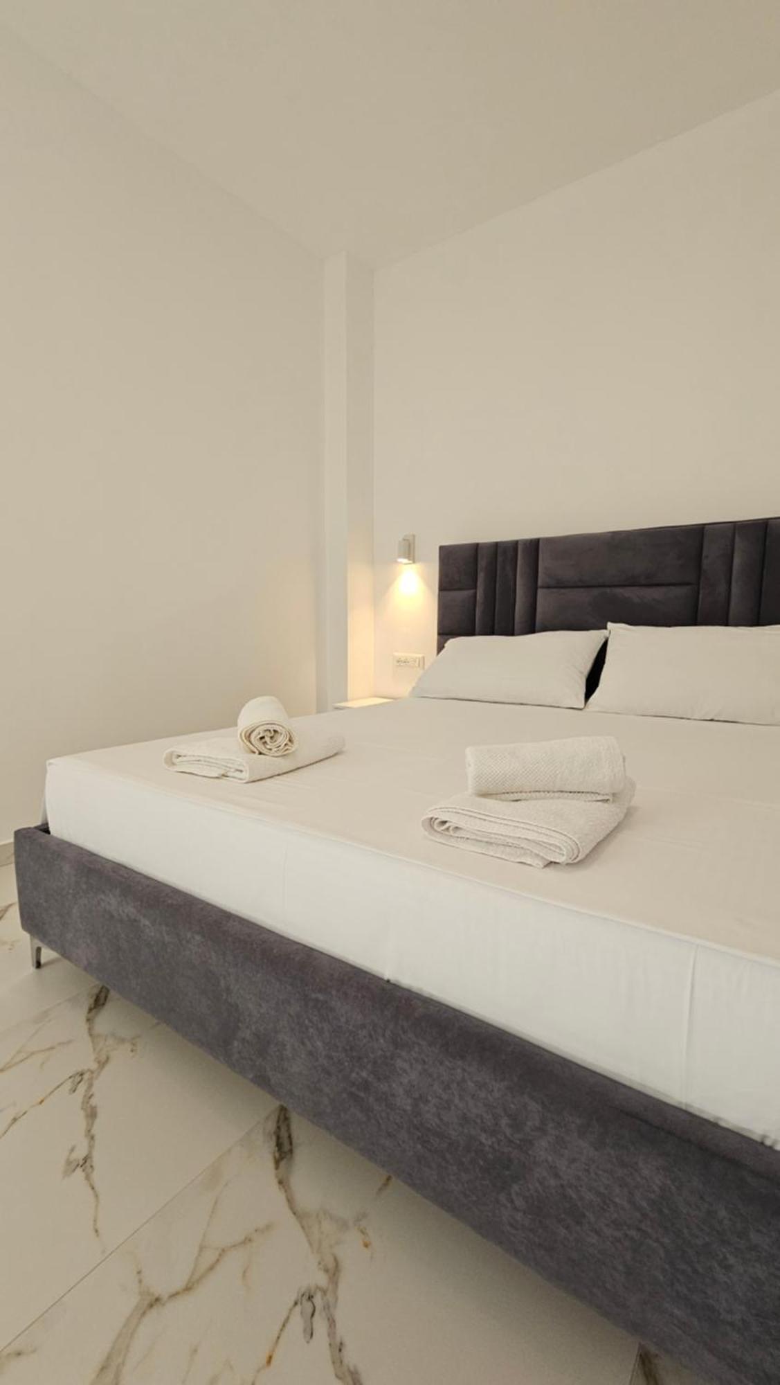 Blue Mare Apartments Saranda Dış mekan fotoğraf
